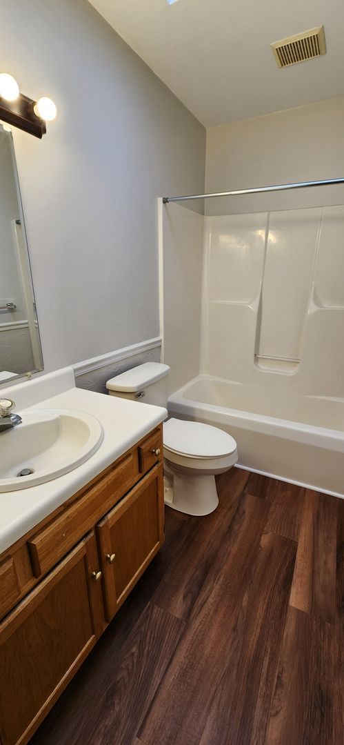 Building Photo - Available Now!! 3 to 4 Bedroom, 3 Full Bat...
