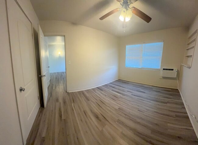 Building Photo - Sunset Suite Apartments