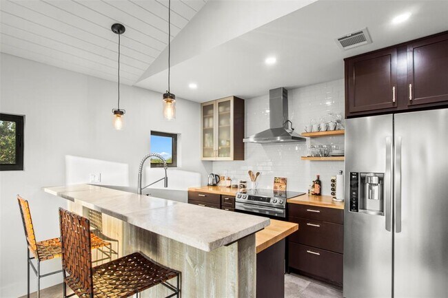 Building Photo - 9208 Madrone Ranch Trail