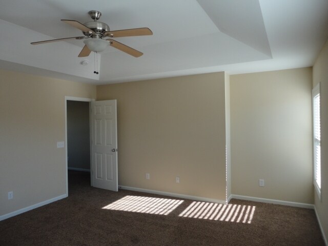 Building Photo - 611 Blue Lake Dr