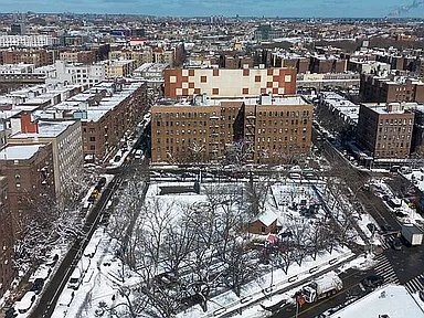 Building Photo - 41-16 47th Ave