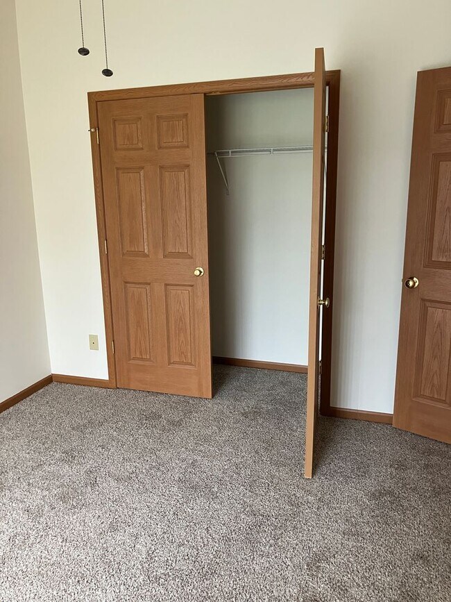 Building Photo - Modern & Spacious 2-Bedroom Ranch Condo – ...