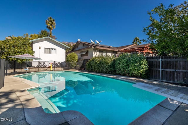 Building Photo - 3308 Primavera St