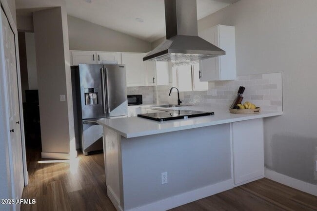 Building Photo - 113 S Ocean Dr