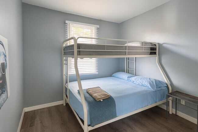 Building Photo - 8622 N 39th St