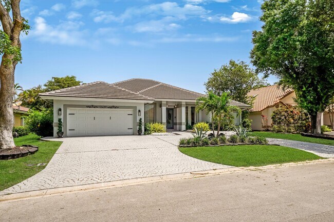 Building Photo - 12499 Classic Dr
