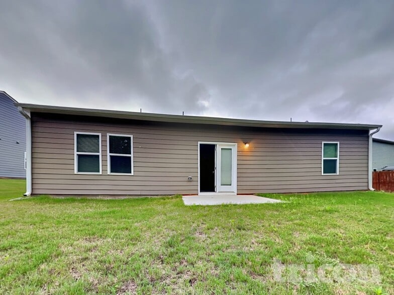 Building Photo - 105 Sinclair Way