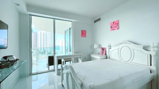 Building Photo - 250 Sunny Isles Blvd