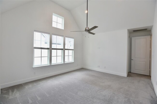 Building Photo - 2226 Lou Ellen Ln