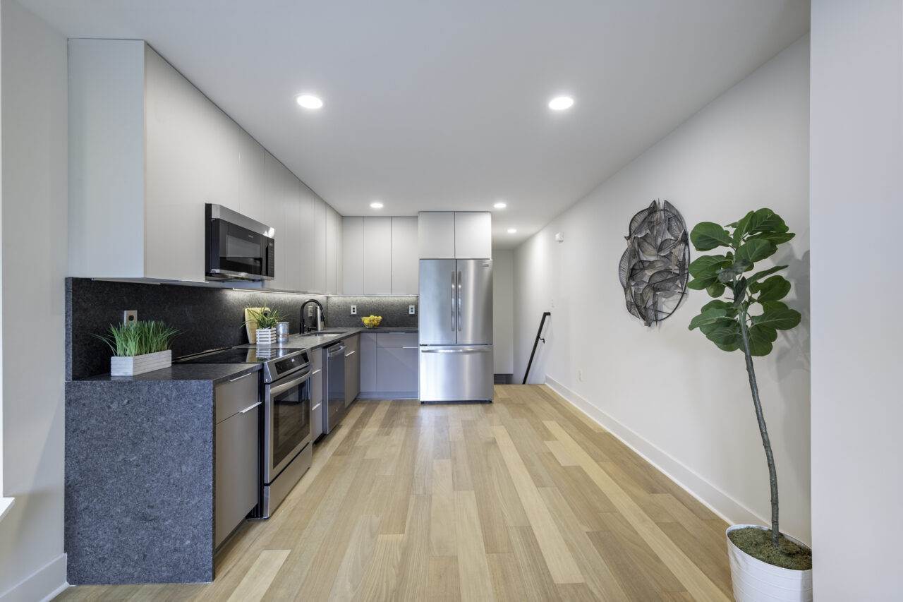 Building Photo - 771 18th St NE