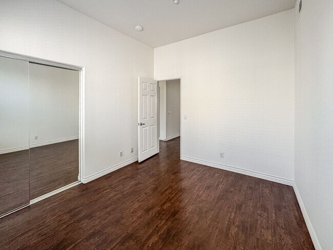 Building Photo - Beautiful 3 Bd/2Ba Spacious Home in Fullerton w/AC and Ample Community Amenities!