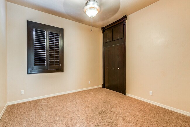 Building Photo - Gorgeous Custom Home on a corner lot in Ventanas - East El Paso!