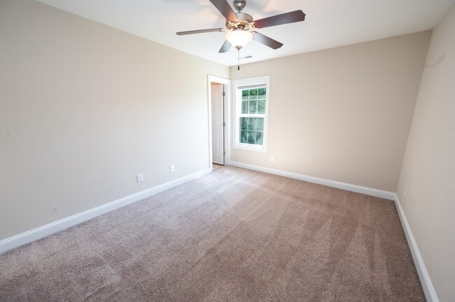 Building Photo - 114 Meadow Way