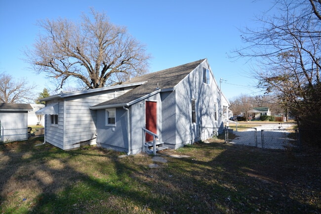 Building Photo - REMODELED 4 Bedroom, 2 Bath Home, 1 Block from DOLING PARK