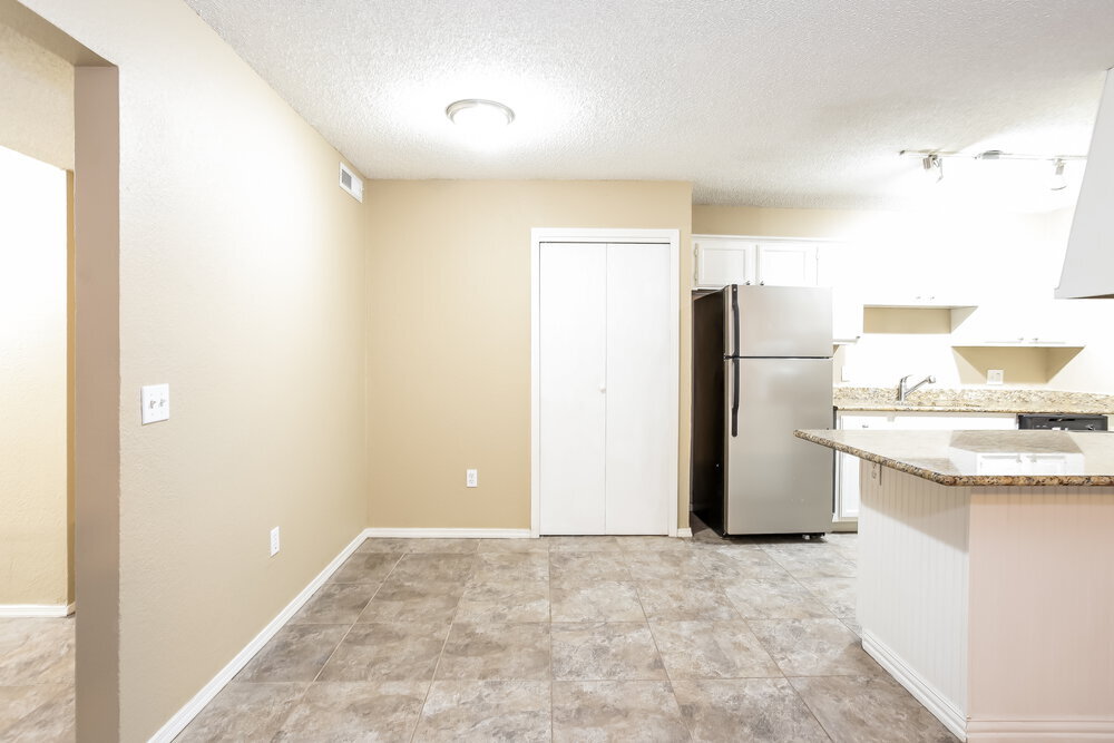 Building Photo - 501 Ramblin Oaks Dr