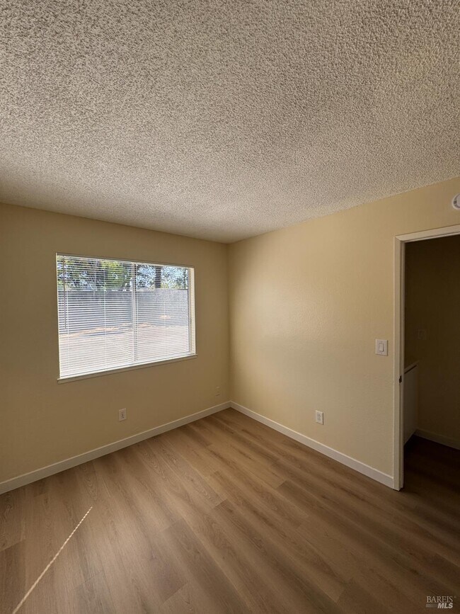 Building Photo - 120 Merrimac Ct