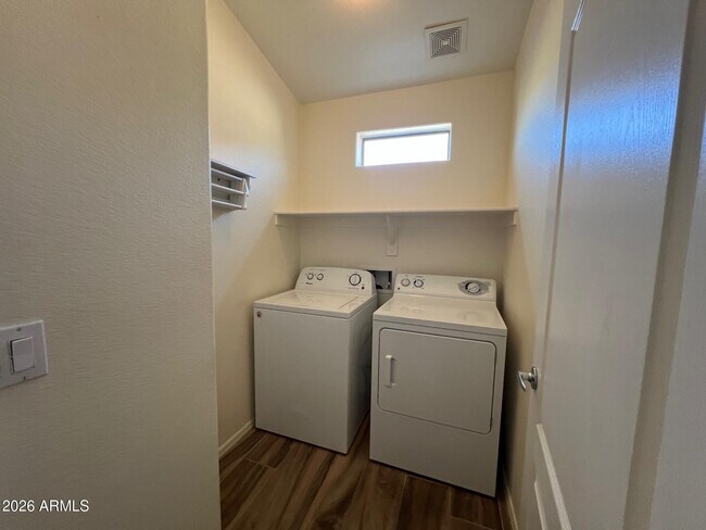 Building Photo - 1350 S Greenfield Rd