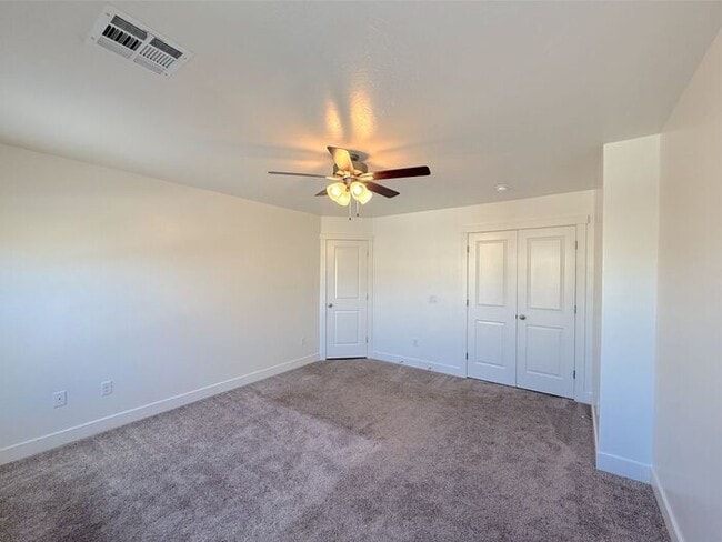 Building Photo - 4 Bed, 2.5 Bath Home with 2 Car Garage