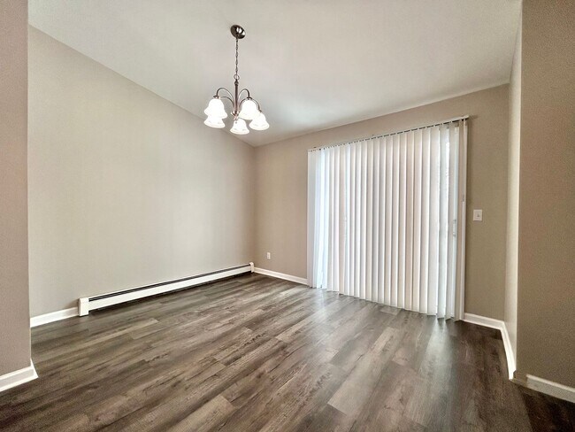 Building Photo - 3924 Kenowa Ave