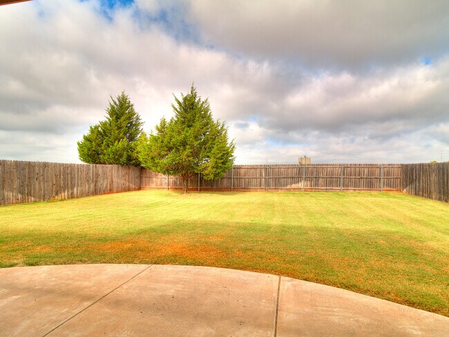 Building Photo - 3813 Normandy Rd