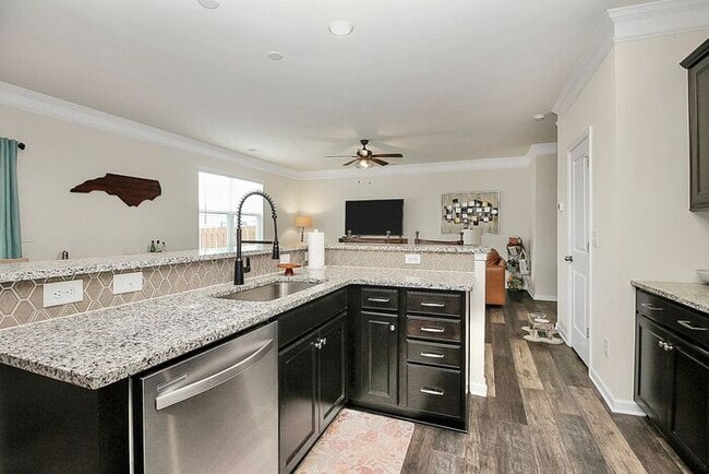 Building Photo - Beautiful Corner Lot 3BD/2.5BA w/ Fenced Yard