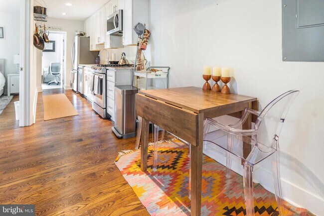 Building Photo - 1659 Holbrook St NE