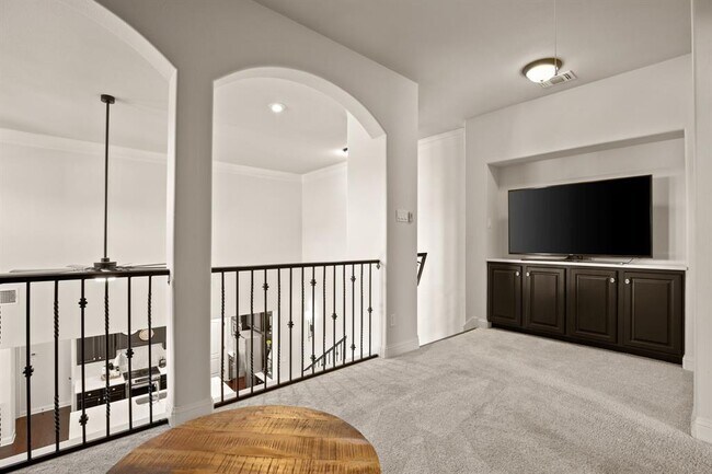 Building Photo - 119 Via Villina