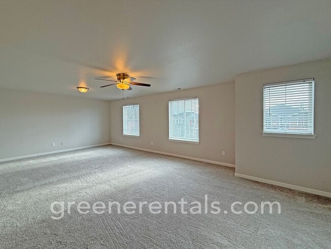 Building Photo - 4BR/2.5BA with Bonus Loft and Den in Lacey