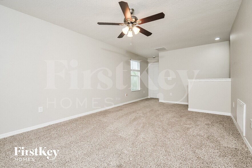 Building Photo - 10523 White Peacock Pl