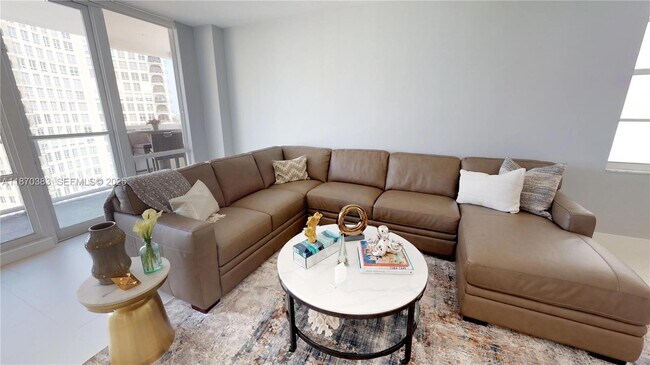 Building Photo - 5601 Collins Ave