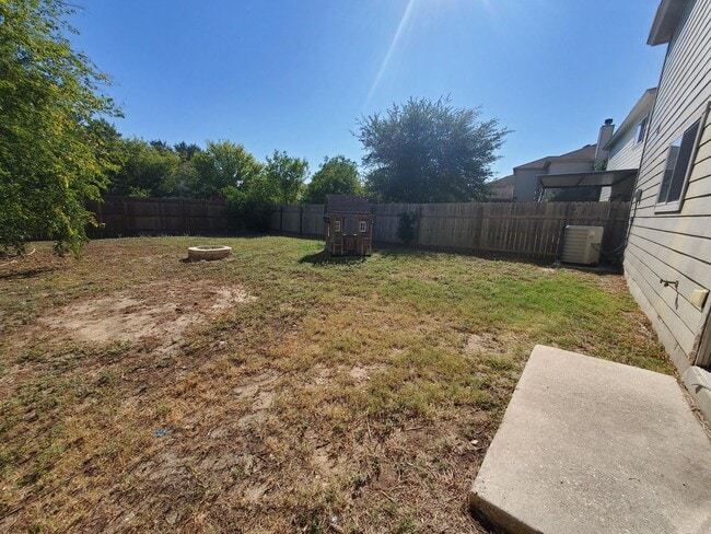 Building Photo - 2606 Sunview Lake