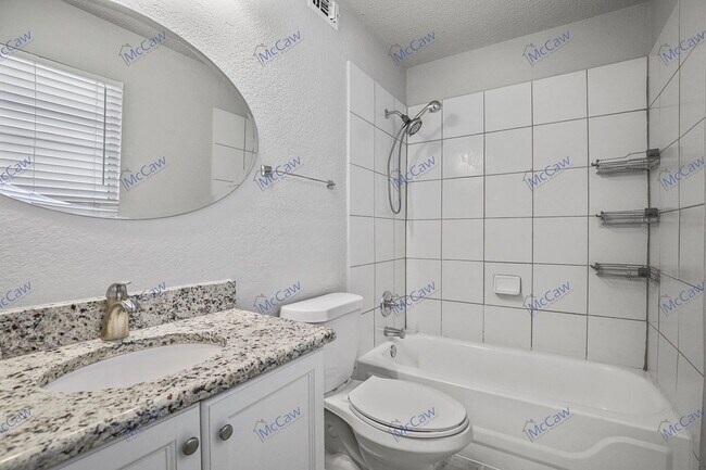 Building Photo - 2255 Nantucket Village Dr