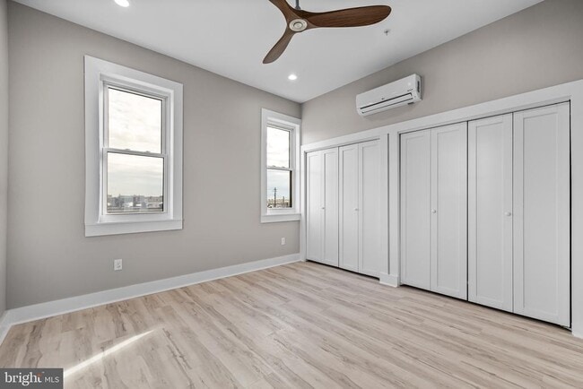 Building Photo - 400 S Conkling St