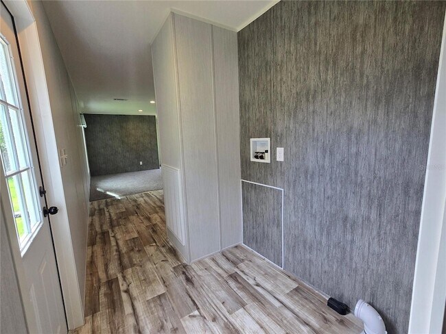 Building Photo - 24048 Ermine Rd