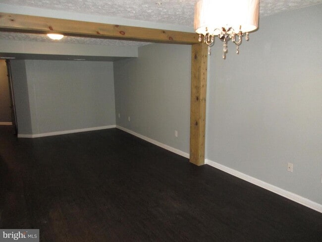 Building Photo - 1024 Jeanett Way