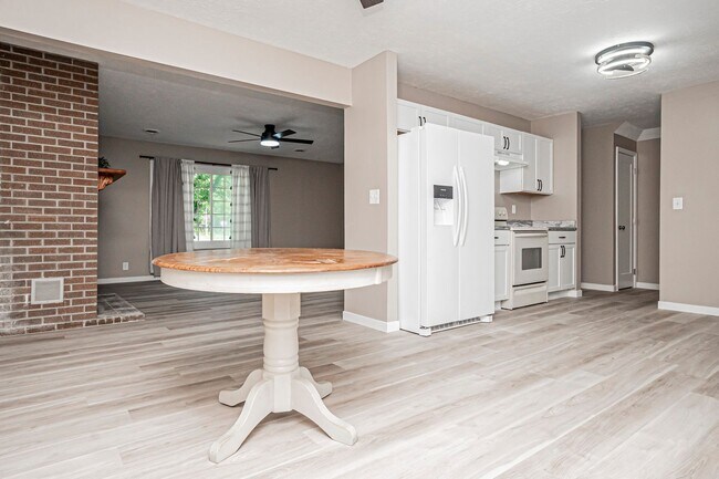 Building Photo - Please View 3D Virtual Walk-Through Before...