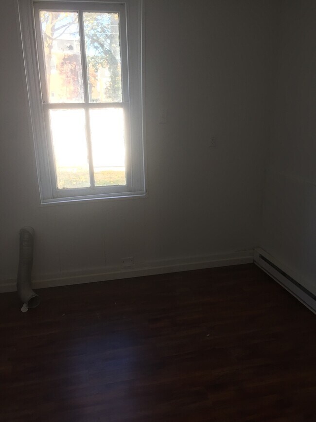 Building Photo - 5 Bedroom Home For Rent! York City SD