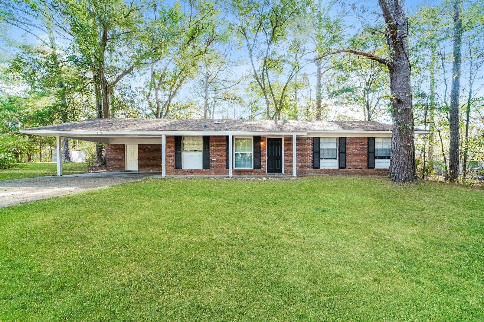 Building Photo - 3180 Benson Dr