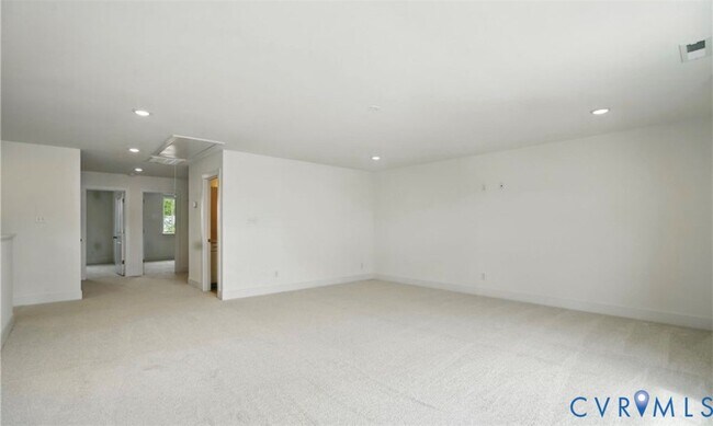 Building Photo - 6900 Sunrise Oasis Ln