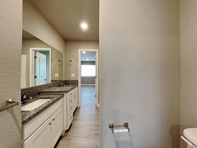 Building Photo - 3 BR/2.5BA | Newly Renovated Single Family Home | 1-Car Garage Parking | Community Pool!