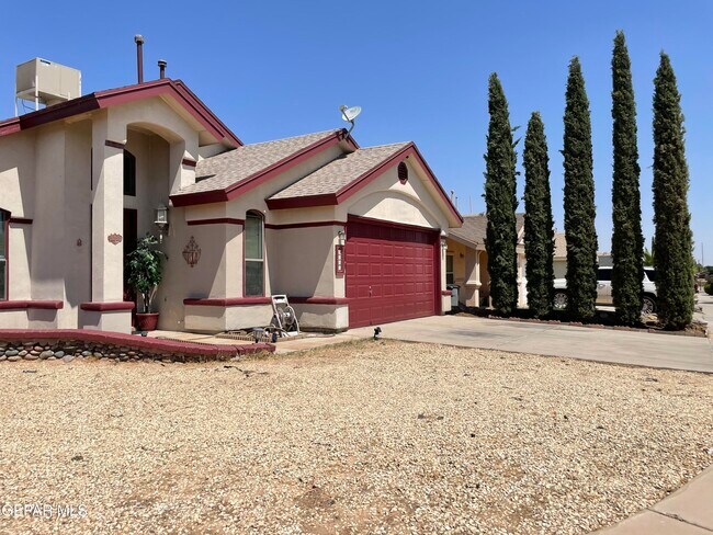Building Photo - 3701 Trina Pl