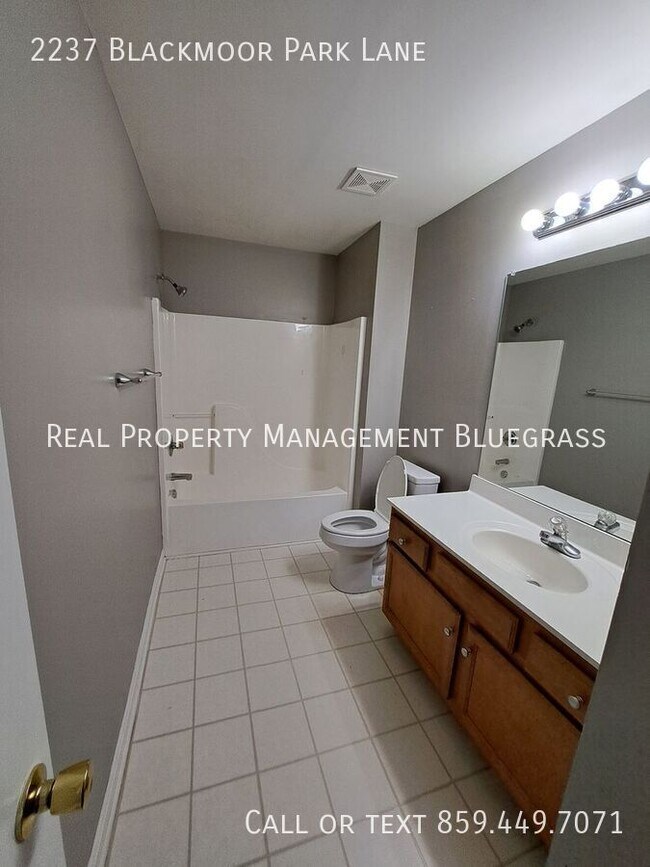 Building Photo - 2237 Blackmoor Park Ln