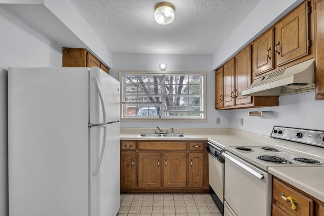 Building Photo - Little London