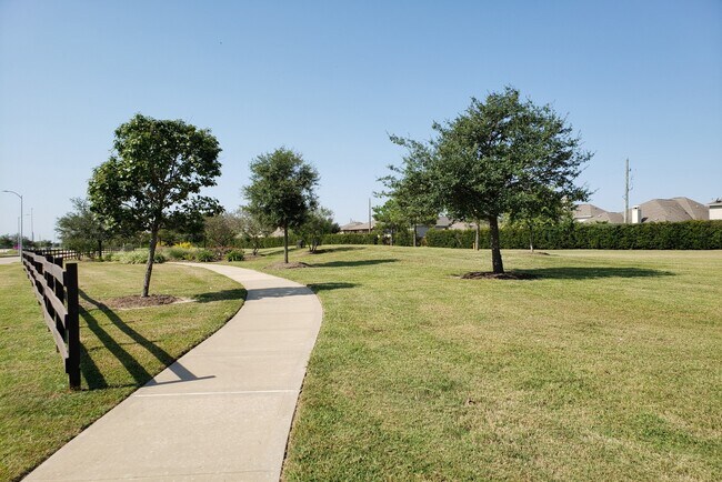 Building Photo - 26519 Grey Sparrow Dr