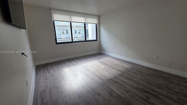 Building Photo - 250 Galen Dr