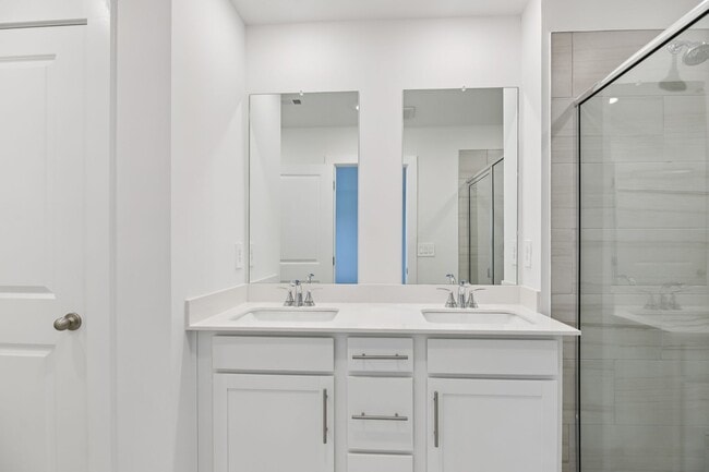 Building Photo - 7167 Cedarcrest Ct