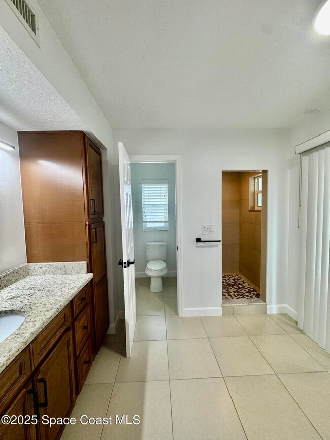 Building Photo - 1456 Guava Ave
