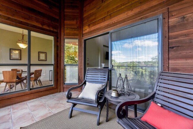 Building Photo - 4711 Spicewood Springs Rd
