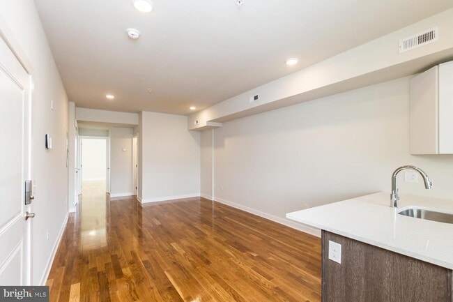 Primary Photo - 1647 Germantown Ave