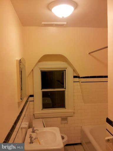 Building Photo - 20 N Rosedale St